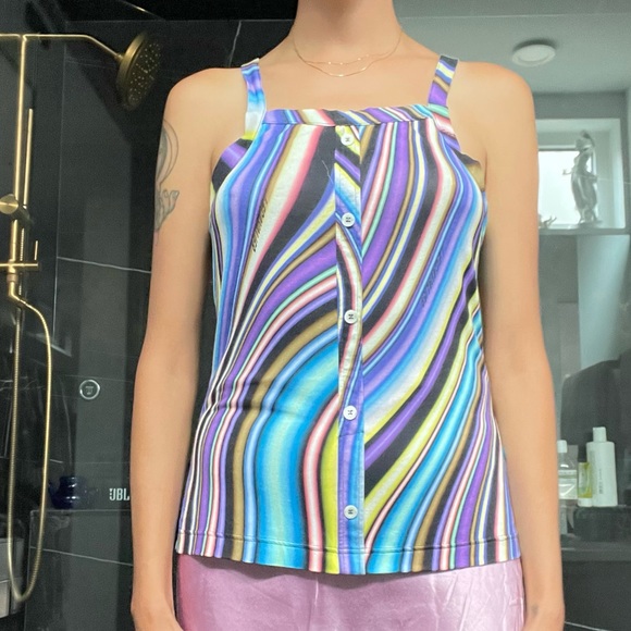 Le Cavalier swirly trending tank top button front - Picture 2 of 5